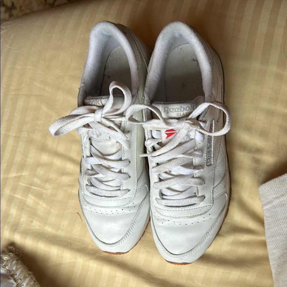 Reebok 8 1/2 Women's White Sneakers